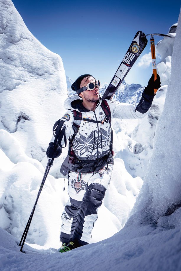 Andrzej Bargiel podczas wyprawy na Manaslu. We wrześniu 2014 sportowiec w rekordowym czasie 14 godzin zjechał na nartach z tego ośmiotysięcznika.